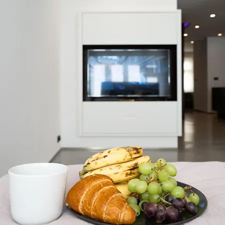 The Grand Krocinova Loft - Golden Bond Retreat Апартаменты Прага